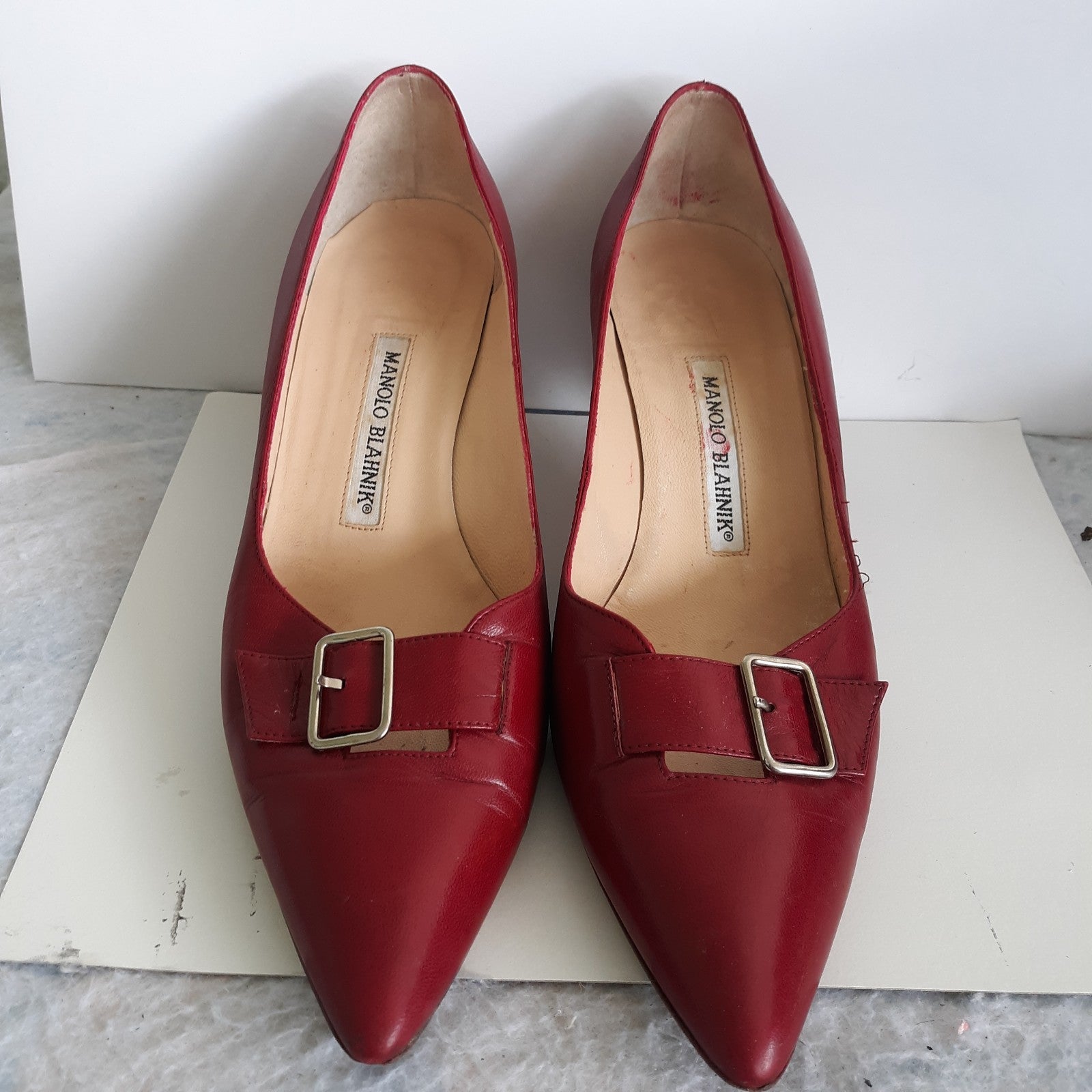 manolo blahnik kitten heel shoes