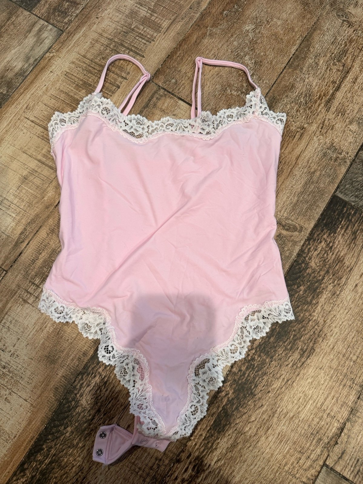 SKIMS FIT EVERYBODY LACE CAMI BODYSUIT