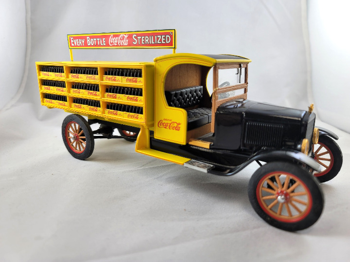 Vintage Danbury Mint Coca Cola Truck