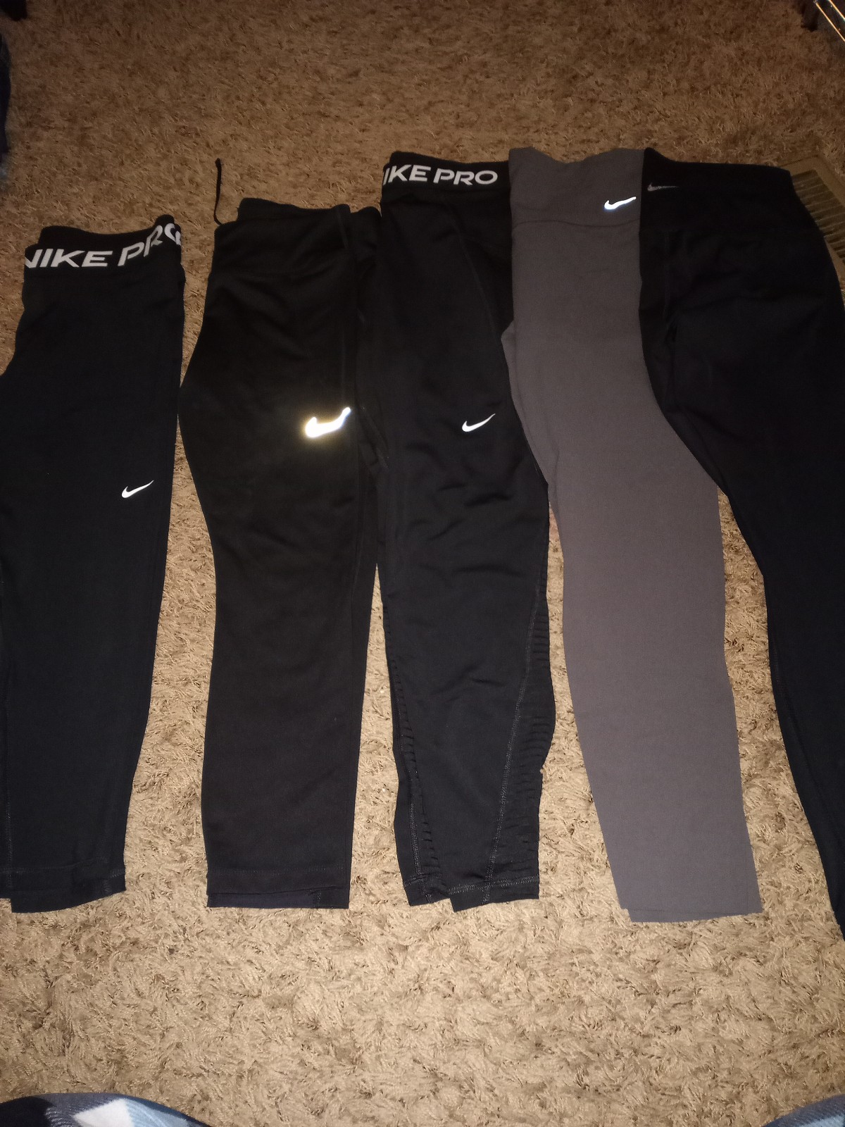Nike 5 pc Capri and leggings lot All size L Large