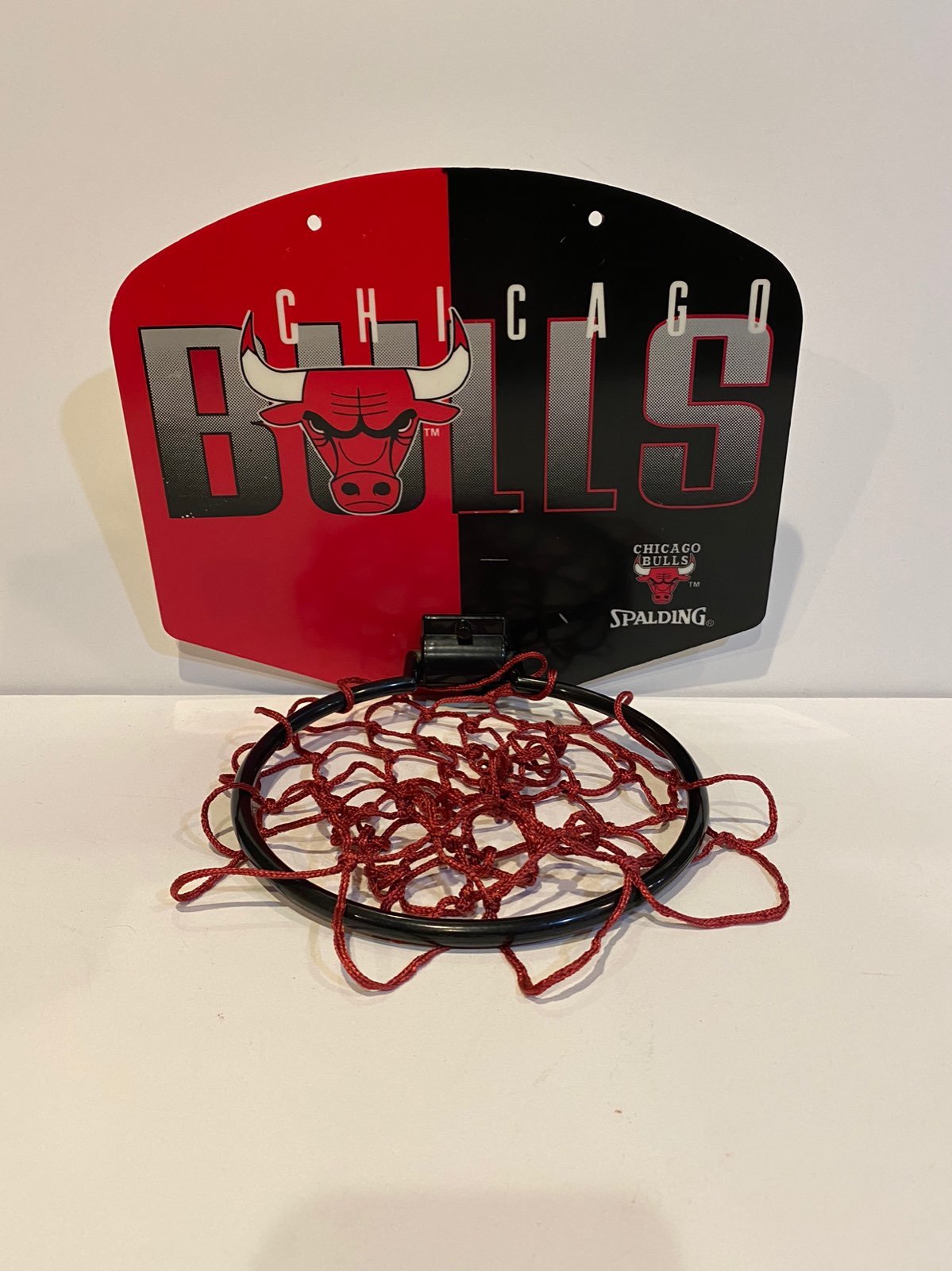 VINTAGE CHICAGO BULLS BASKETBALL HOOP