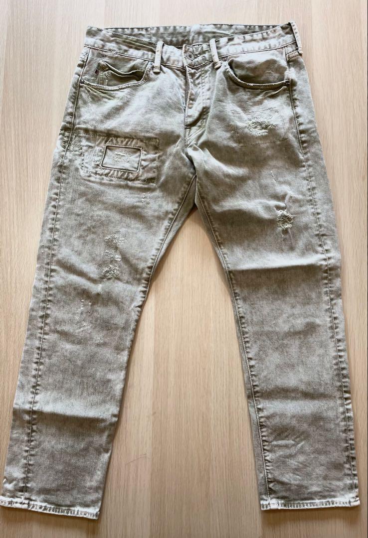 Distressed Light Grey Denim Pants, Size 32