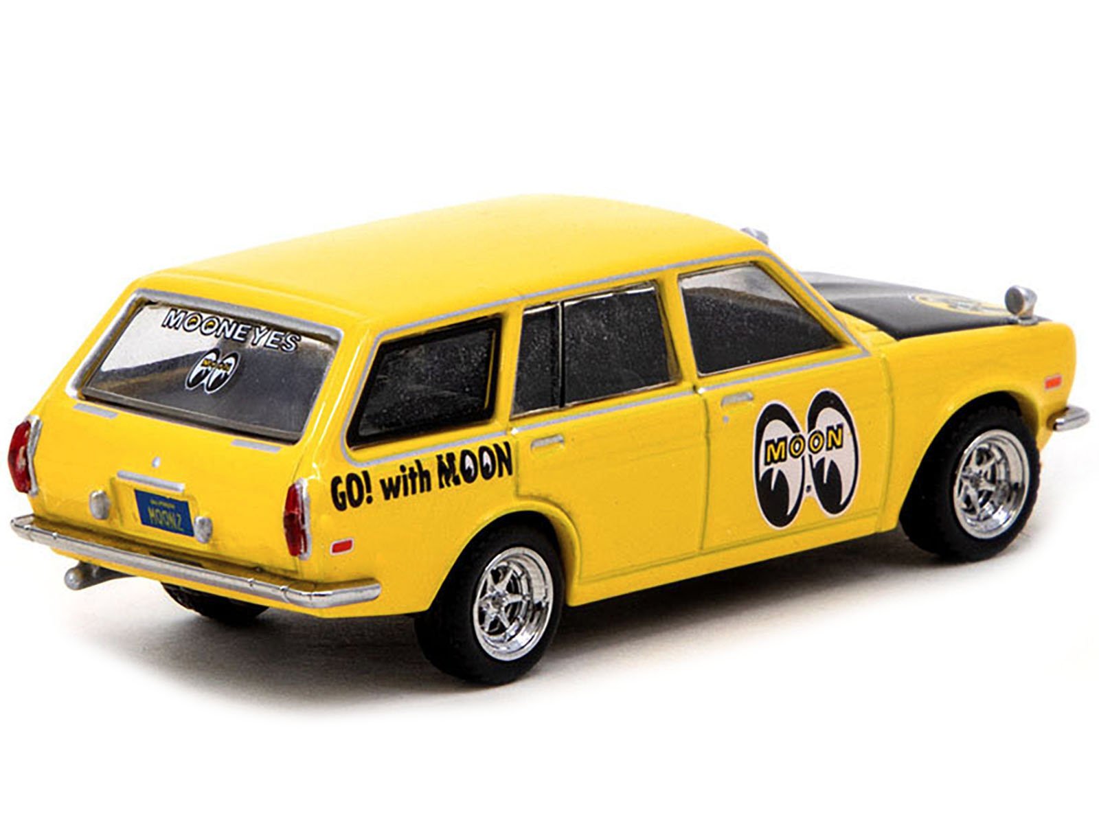 Datsun Bluebird 510 Wagon Yellow with Black Hood Mooneyes Global64 Series 1/