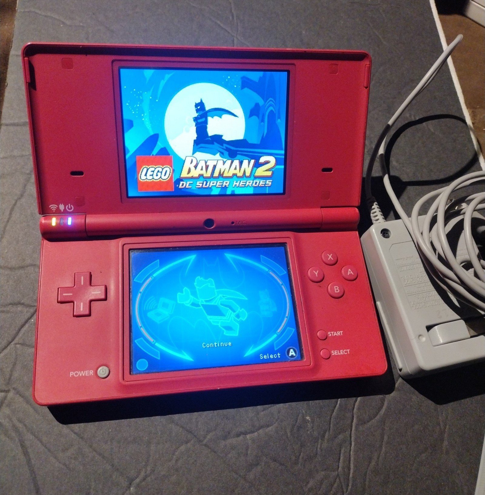 NintendoDSi , Fuccia Color +Charger , working