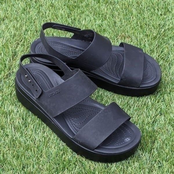 CROCS LiteRide BROOKLYN - Womens Sandals - SIZE 10