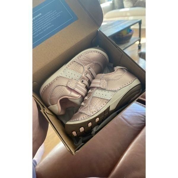 Keds pink 5.5 wide gym shoes new