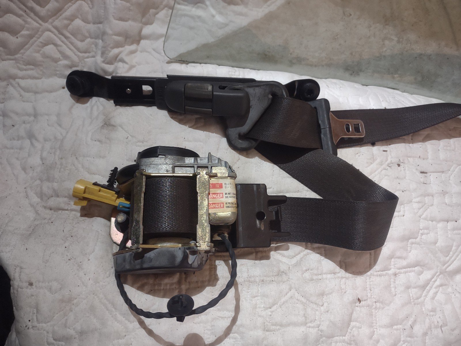 2004 Chevy Colorado driver side seatbelt