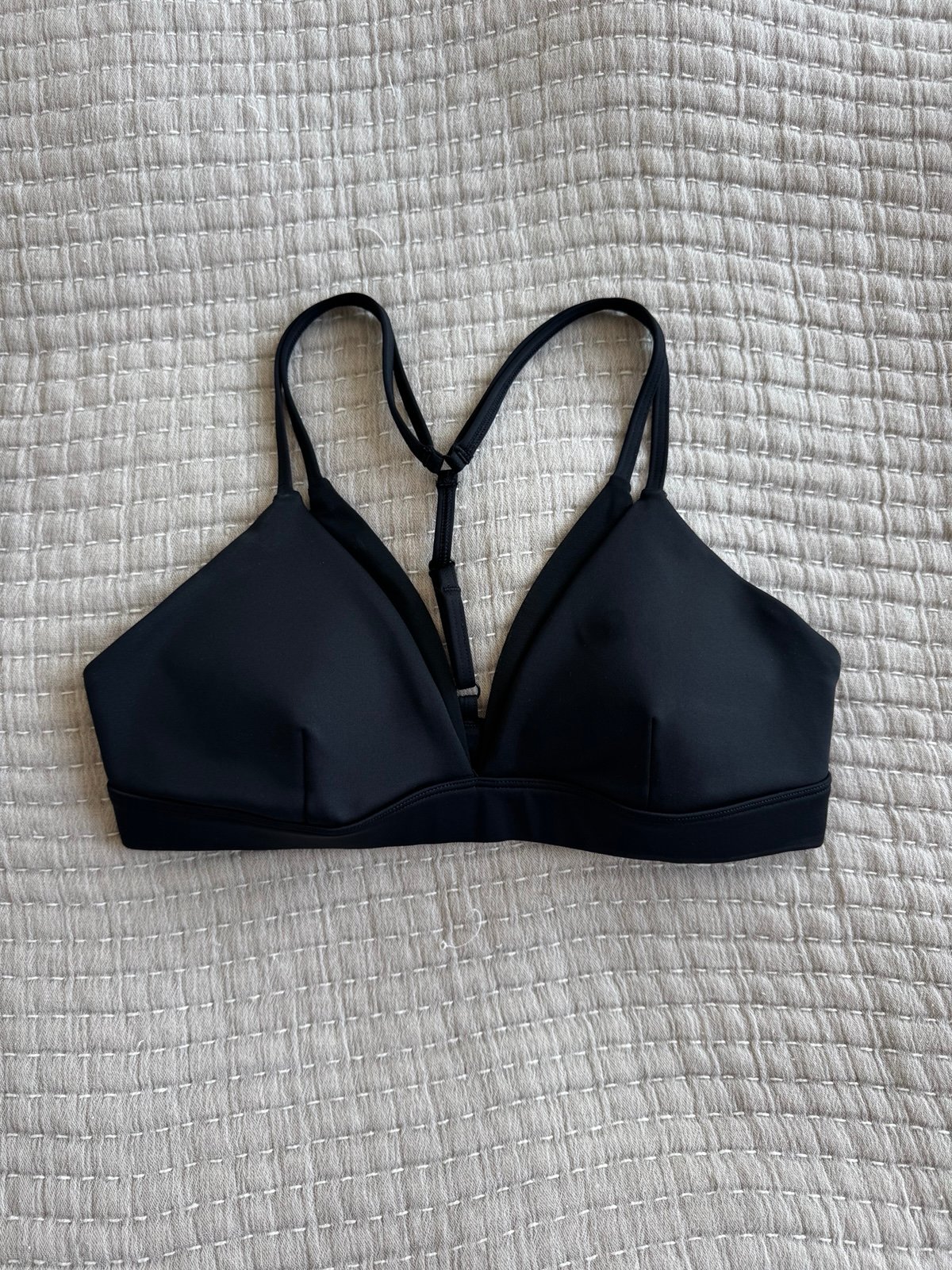 NWOT Alo Yoga Airlift Layer Up Bra M Black