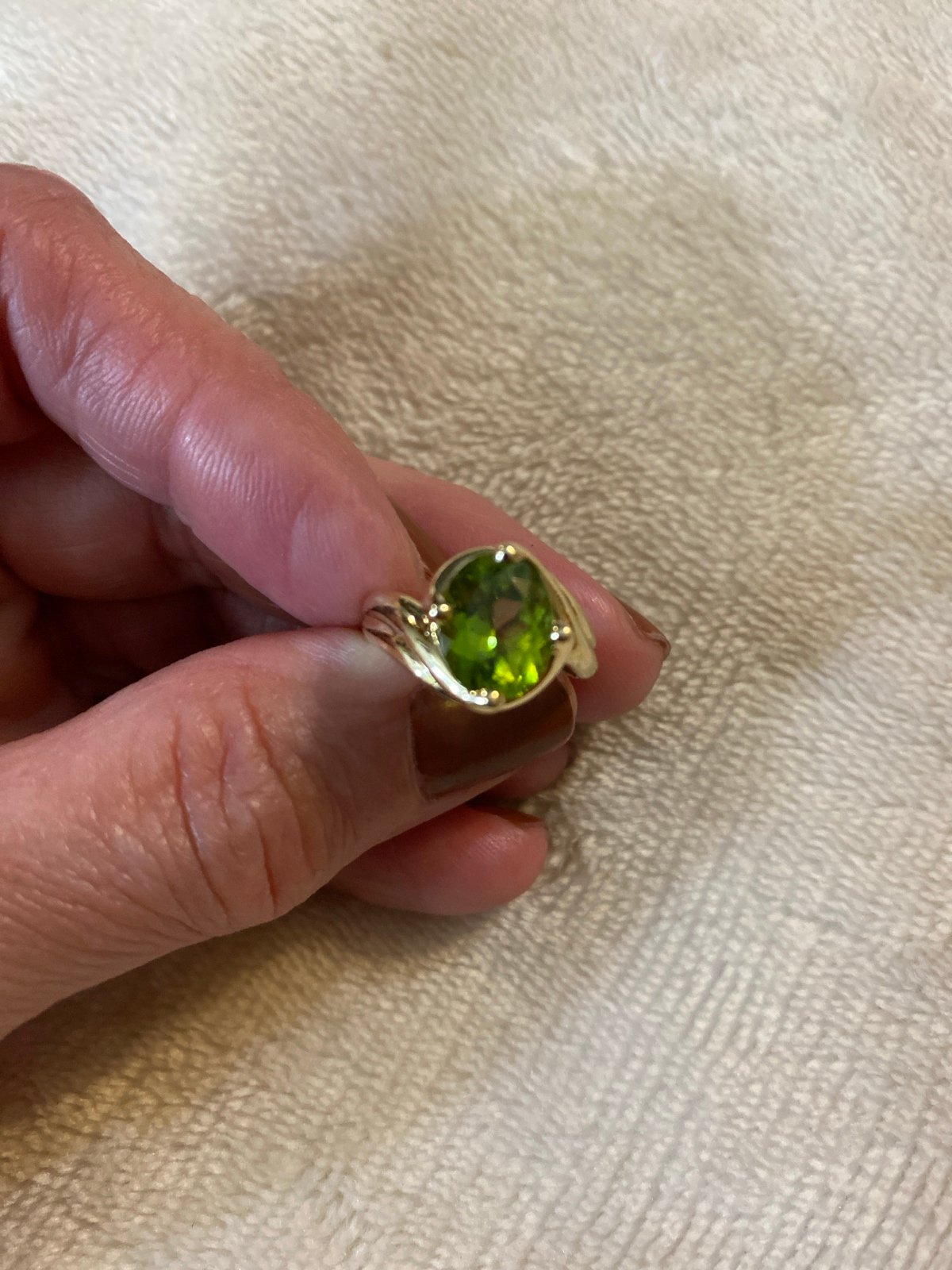 14 KT Yellow Gold Peridot Ring Size 5