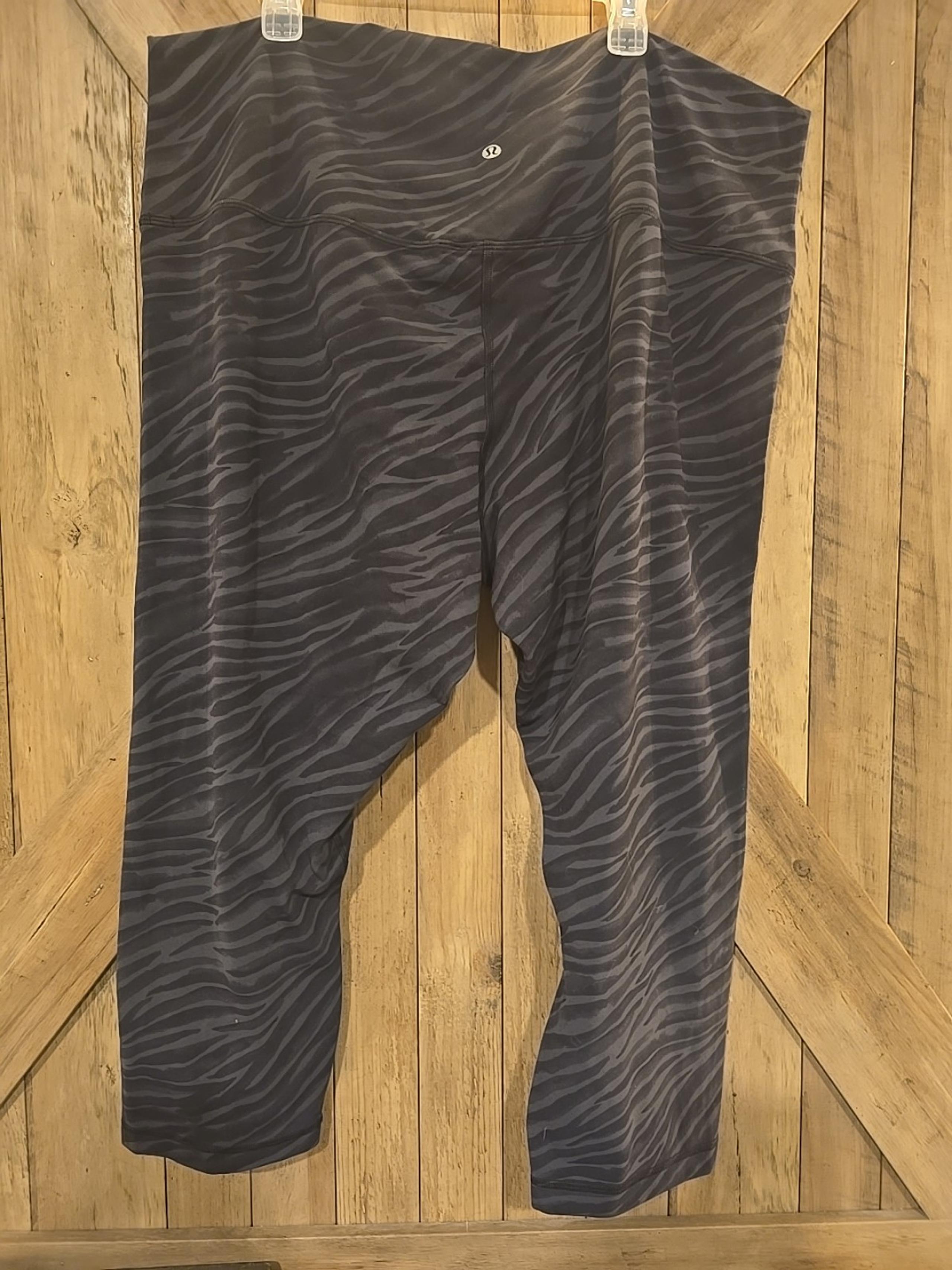 Lululemon Womens Plus Size 20 Align Cropped Leggings 23" Inseam Super Soft