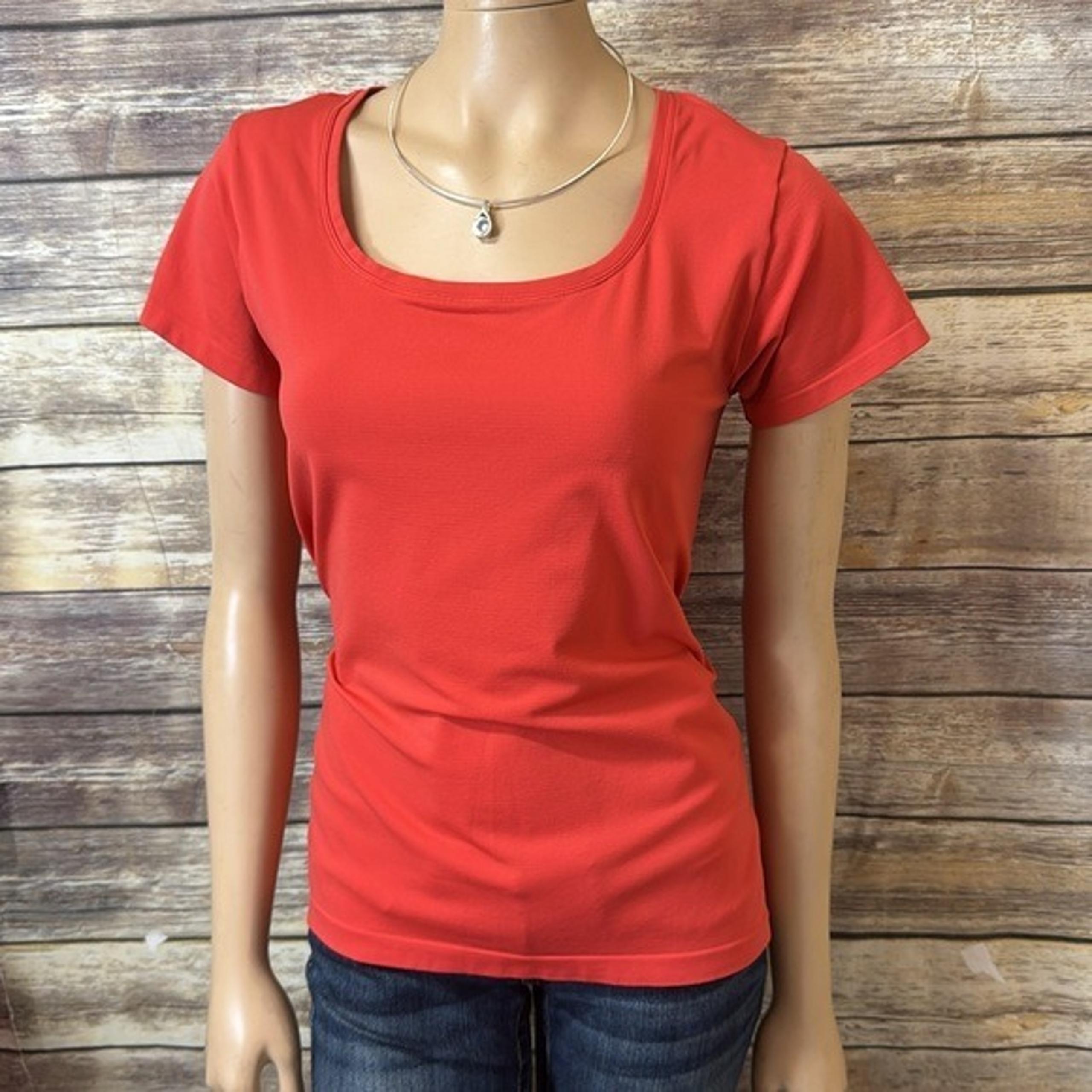 White House Black Market Seamless Stretch Scoop Neck Tee XL Red Short Sleeve