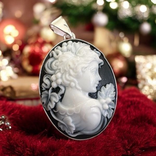 Sterling Silver Victorian Lady Blue Cameo Pendant