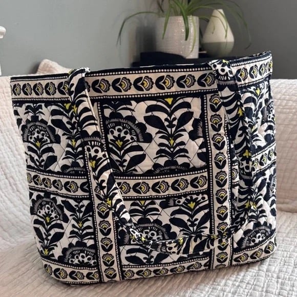 Vera Bradley Large Tic Tac Tote in Fanfare Pattern