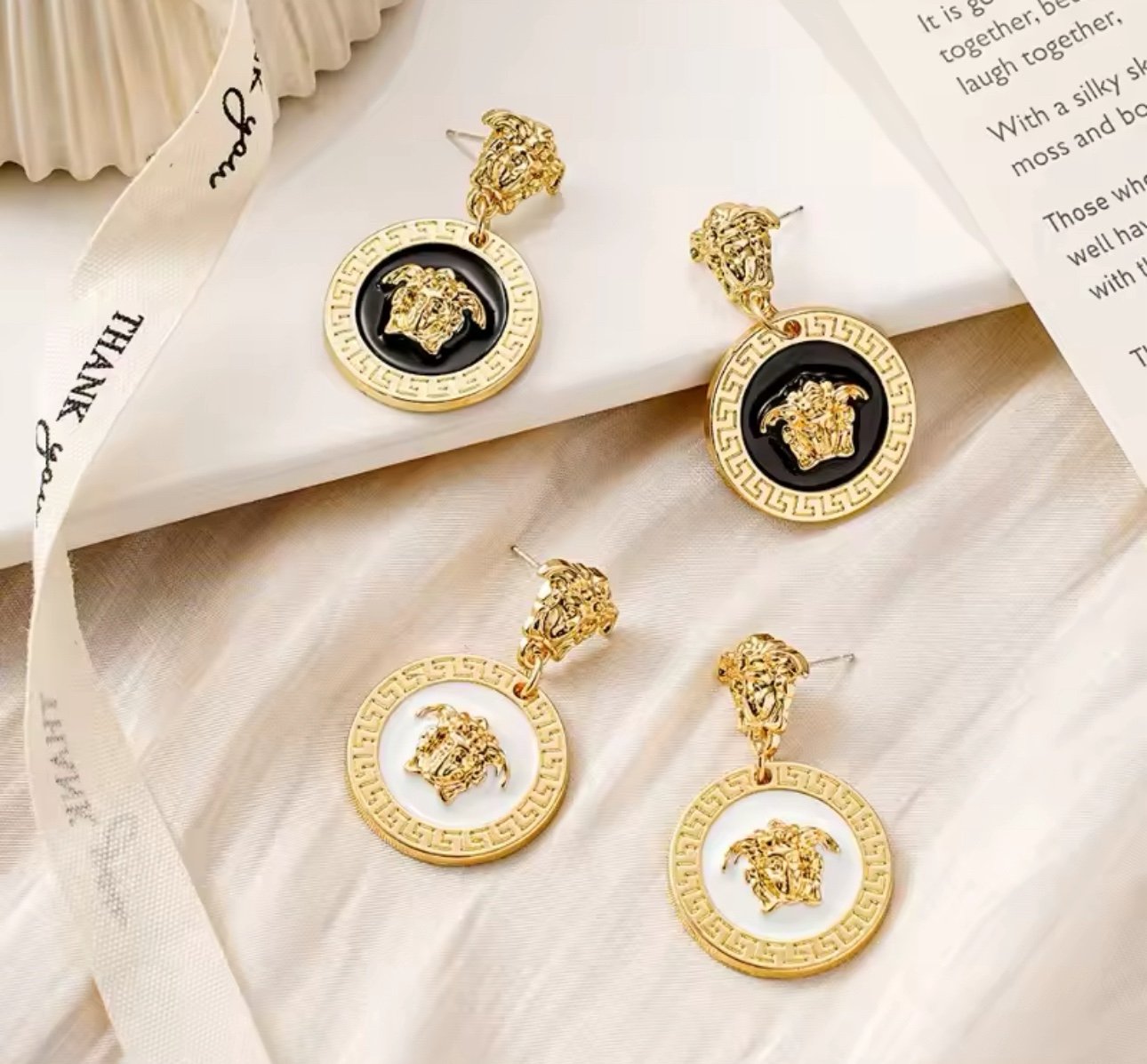 New women’s Medusa earrings black gold white jewelry 4pcs 2sets accessories
