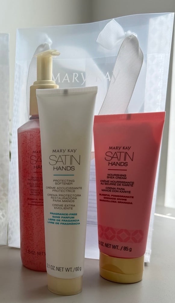 Mary Kay Blissful pomegranate satin hands