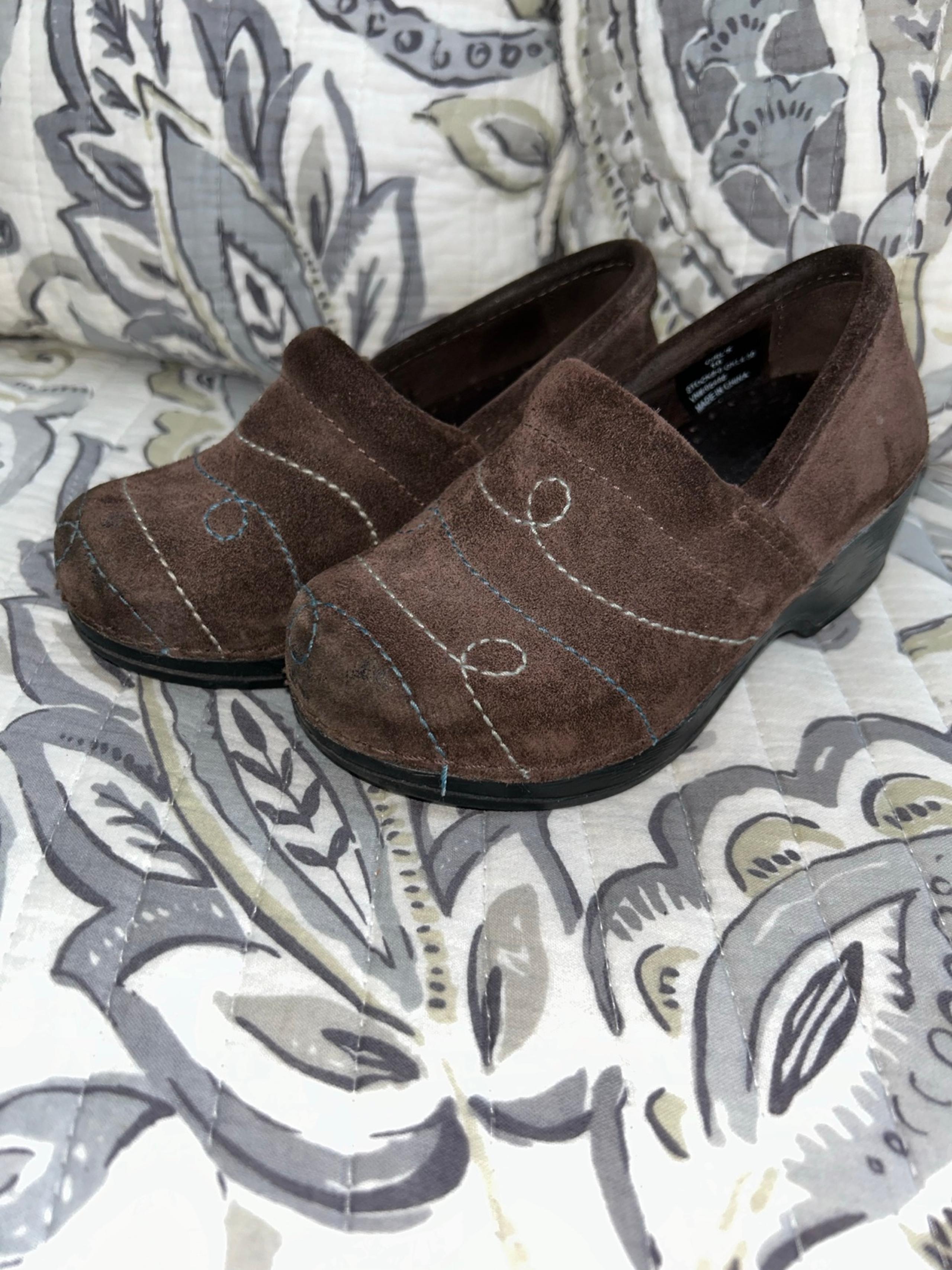 LL BEAN Girls Size 10 Slip On Clogs Shoes Brown UC