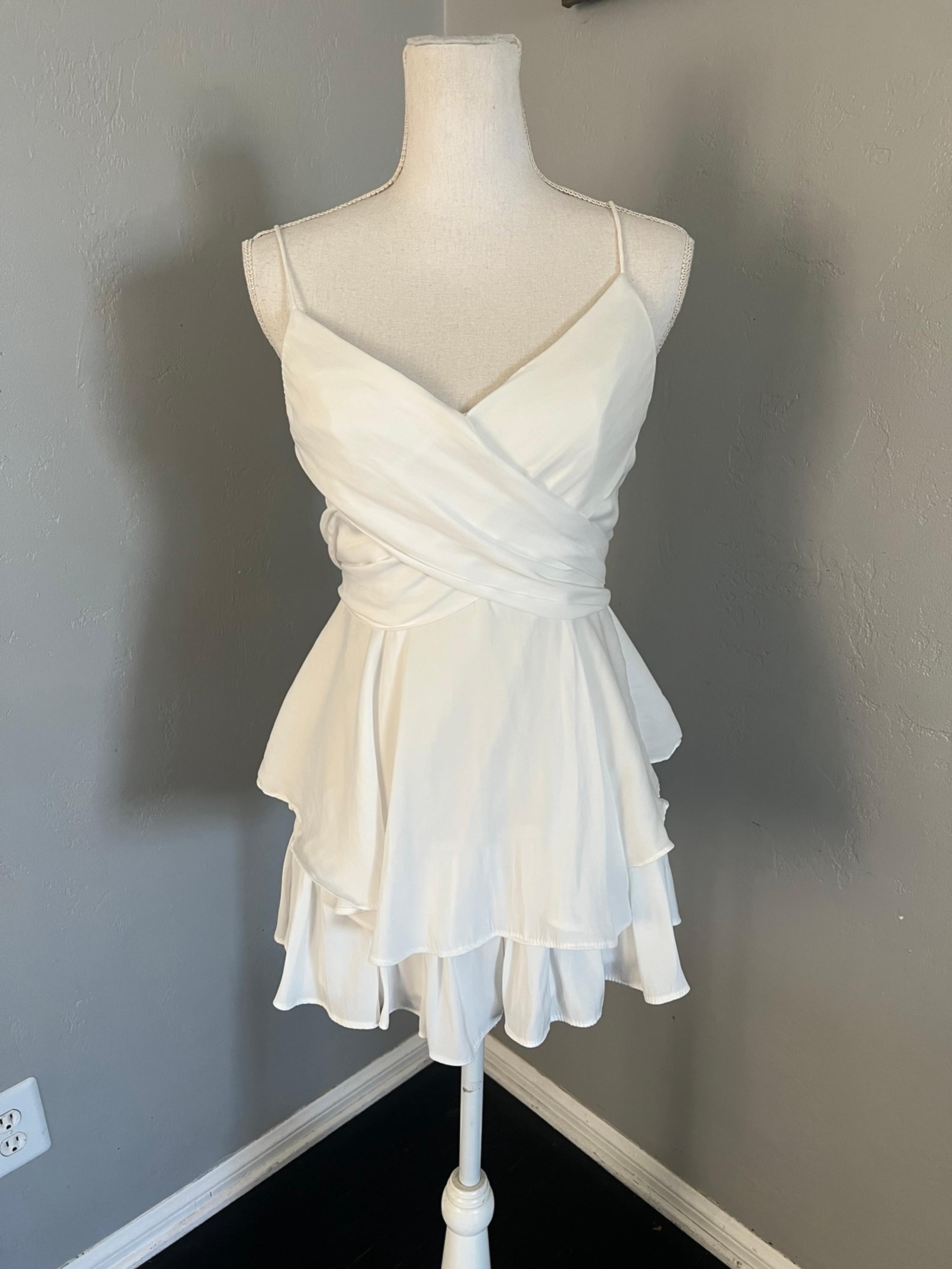 Hello Molly White Layered Mini Romper size S