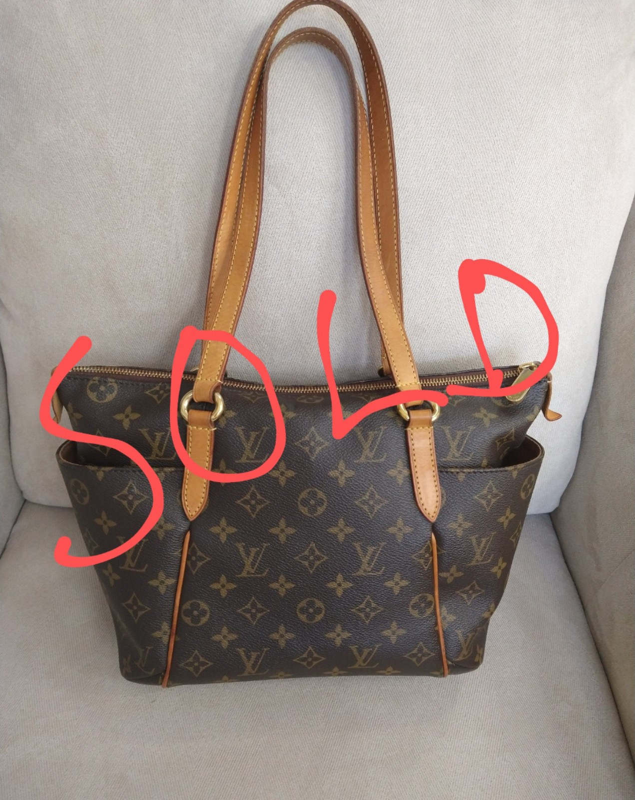 SOLD! LOUIS VUITTON Monogram Totally PM