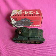 Vintage Russian Army Tank T-34-85 diecast vehicle 1:43 Motor city classics