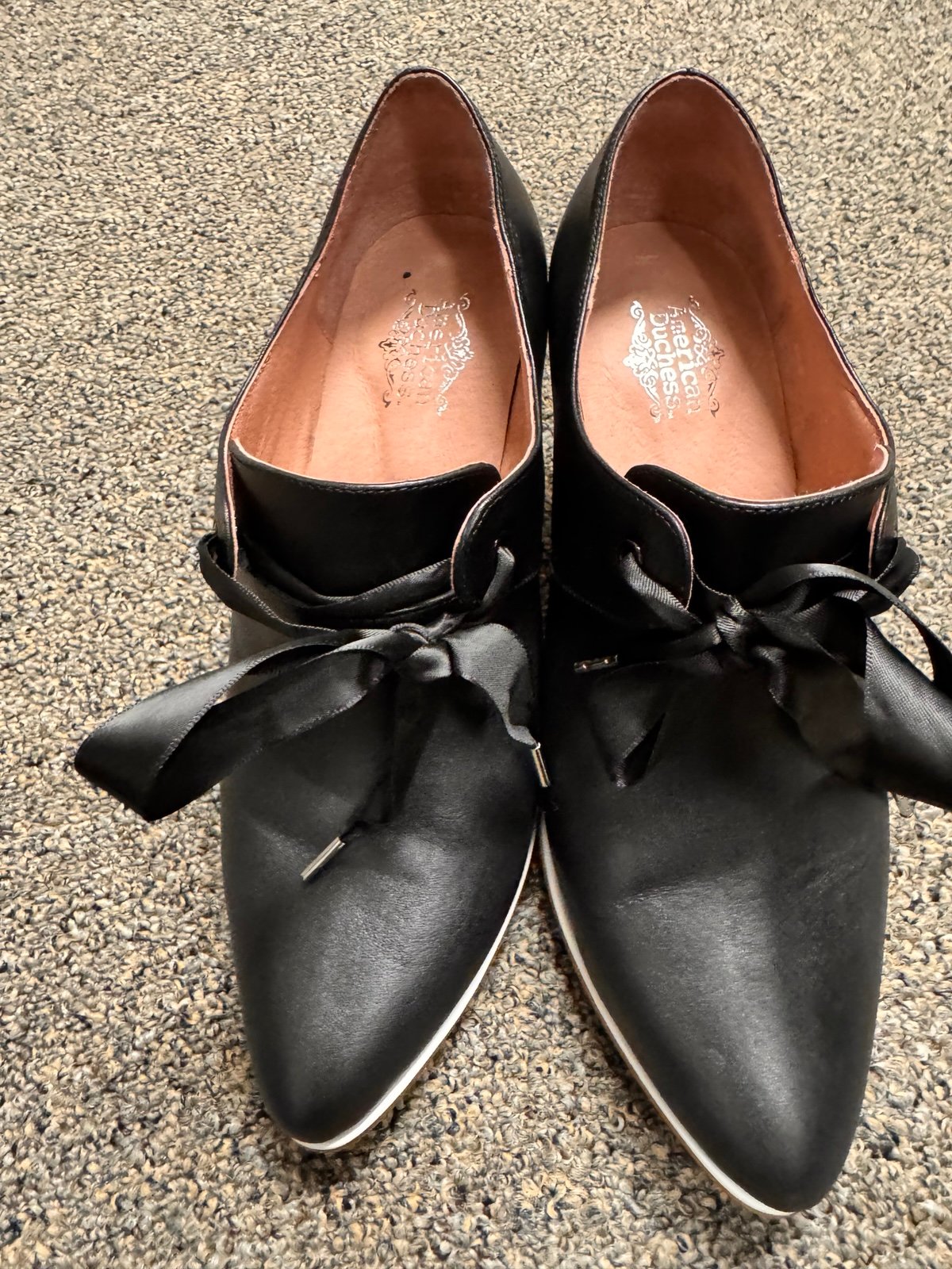 American Duchess pompadour 9.5 wide