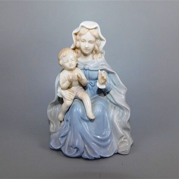 943/3052 Roman Japan SANKYO Madonna & Child Plays Amazing Grace
