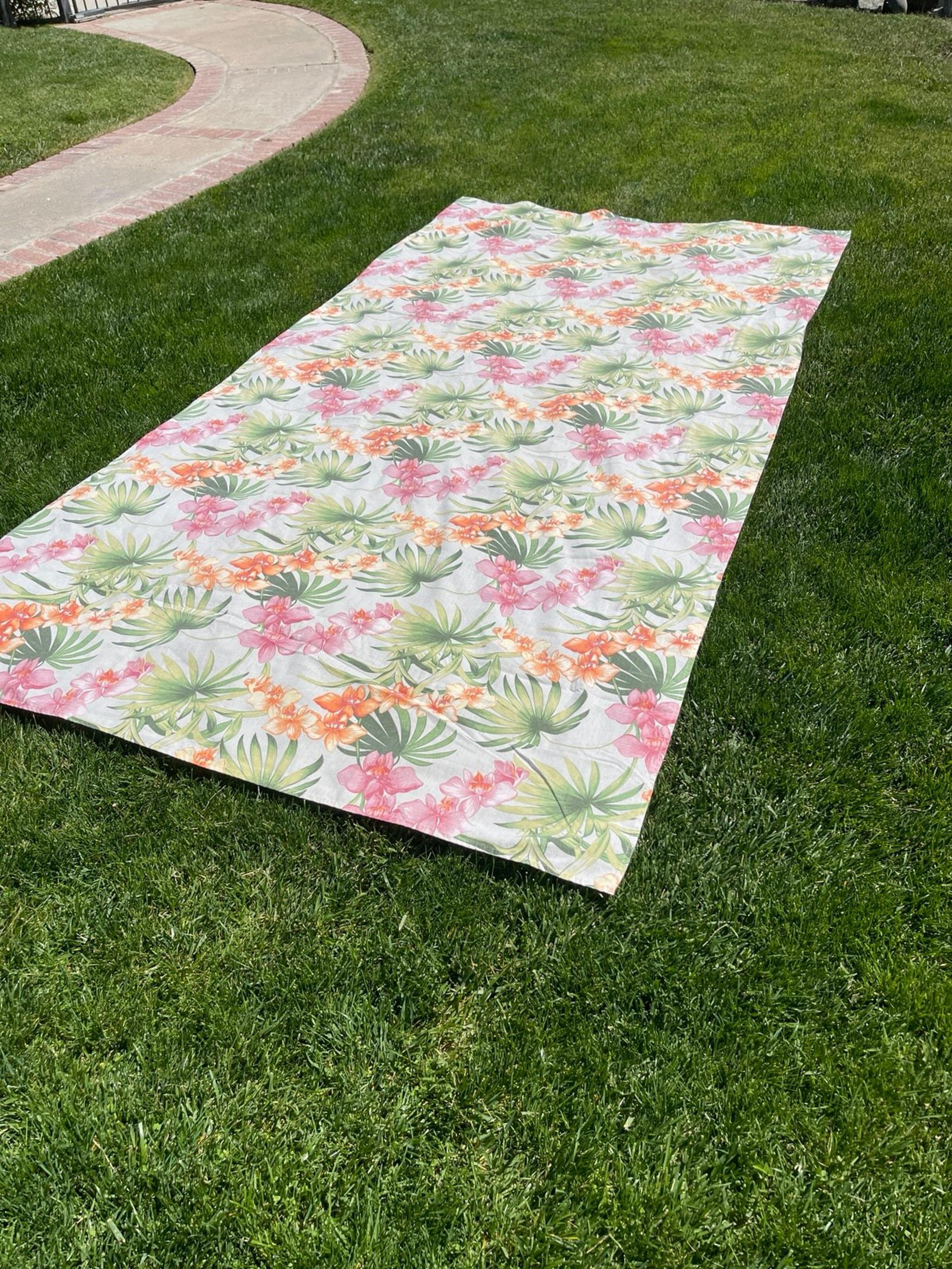 Tommy Bahamas tablecloth. Large 115x60