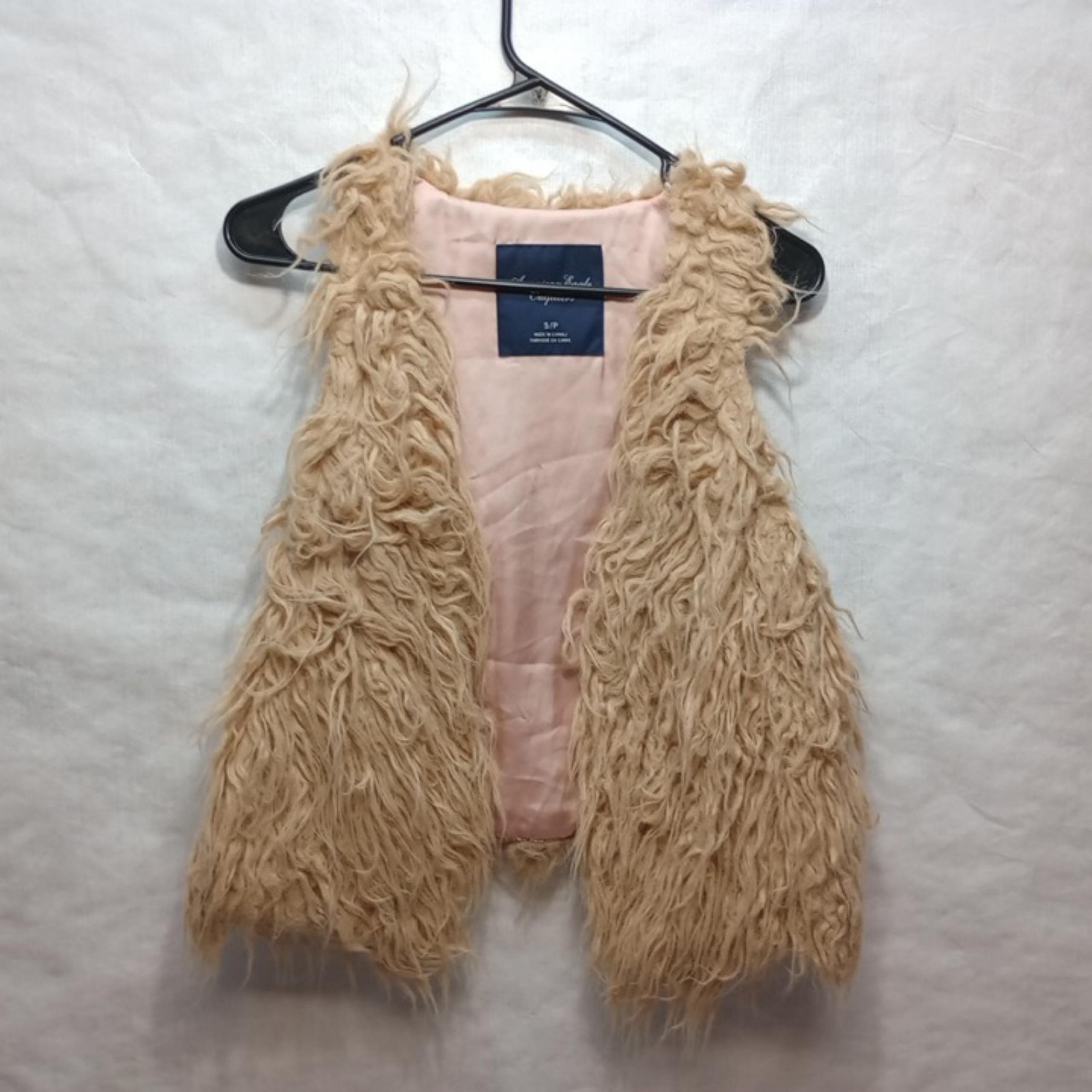 American eagle outfitters women's size small fur like vest tan sleeveless shag