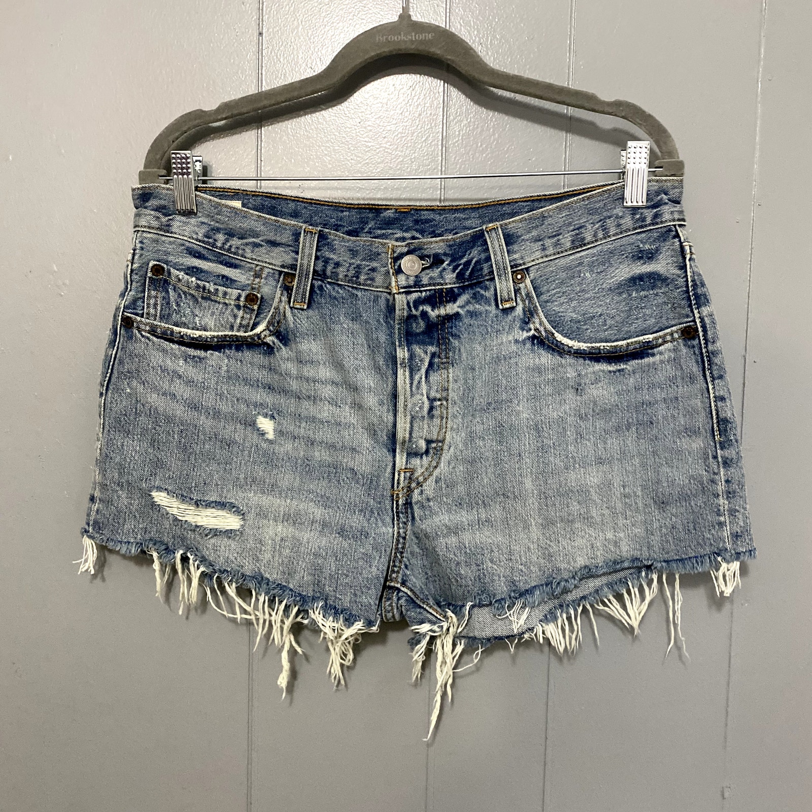 Levi's 501 Blue Medium Wash Denim Cut-off Button Fly Summer Beach Shorts 31