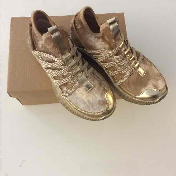 Sneaker