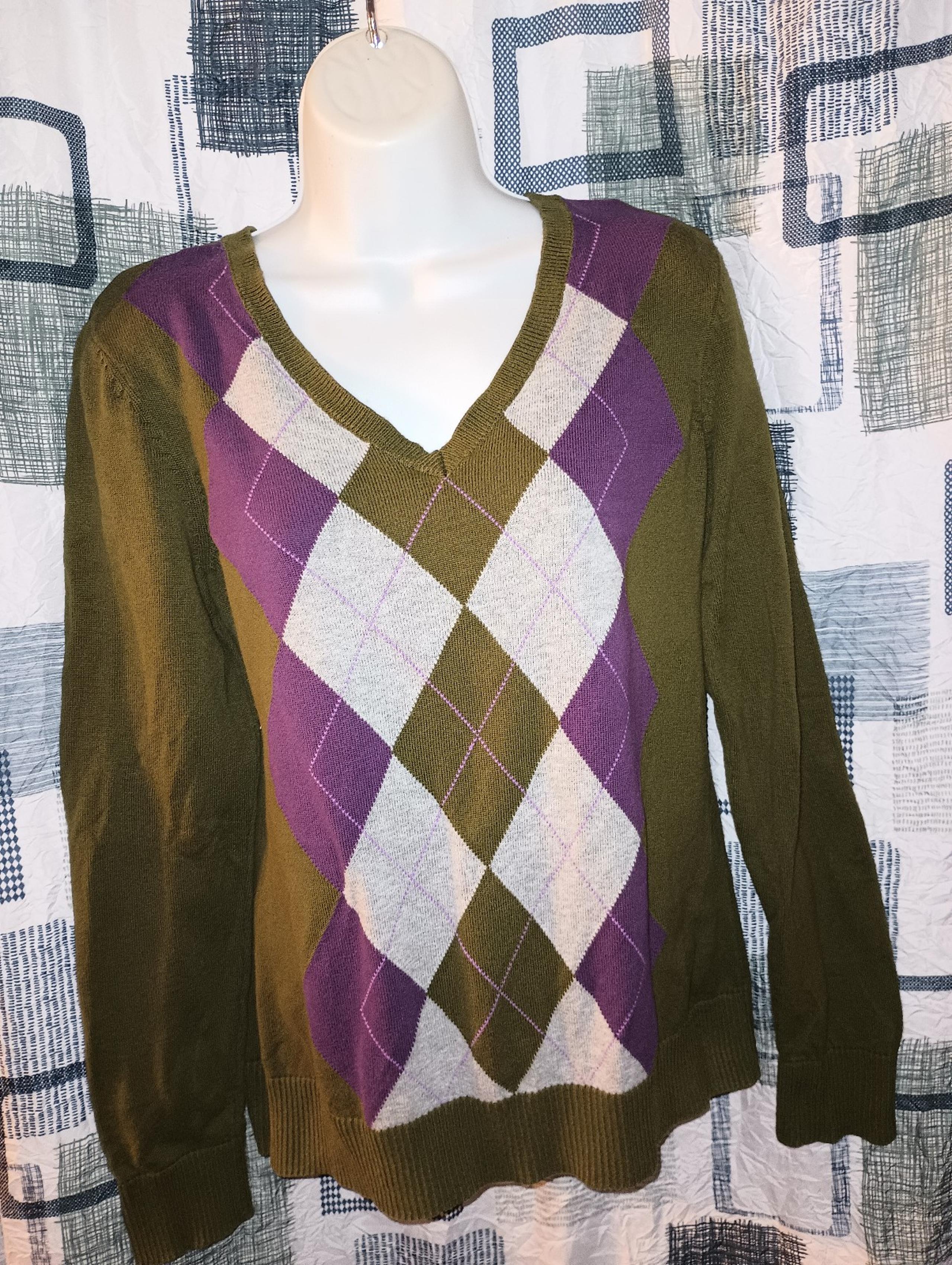 Izod Medium Argyle V Neck Lightweight Sweater Top - Green w/ Purple Preppy