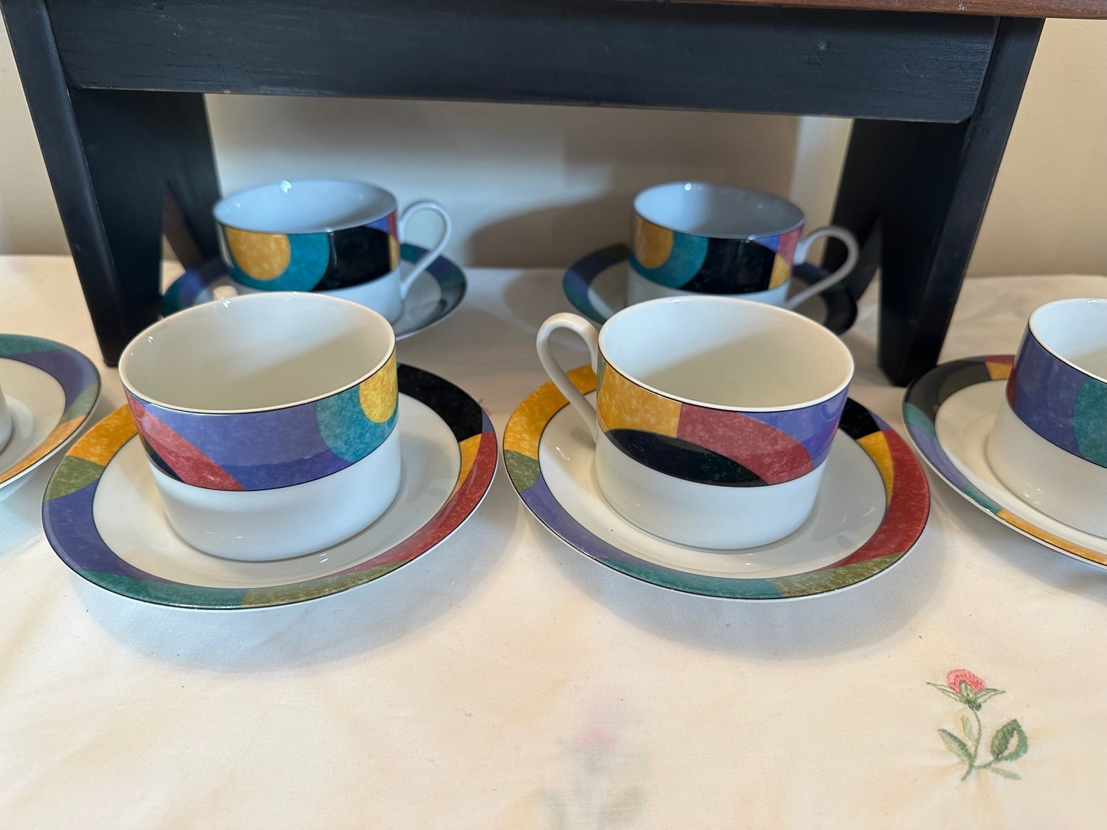 Mikasa Currents California 4 Cup & 4 Saucer Hi-Tech Porcelain M5101 EUC