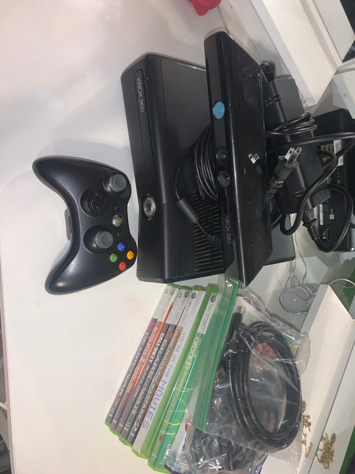 Microsoft Xbox 360 with Kinect Black Console Plus Games !