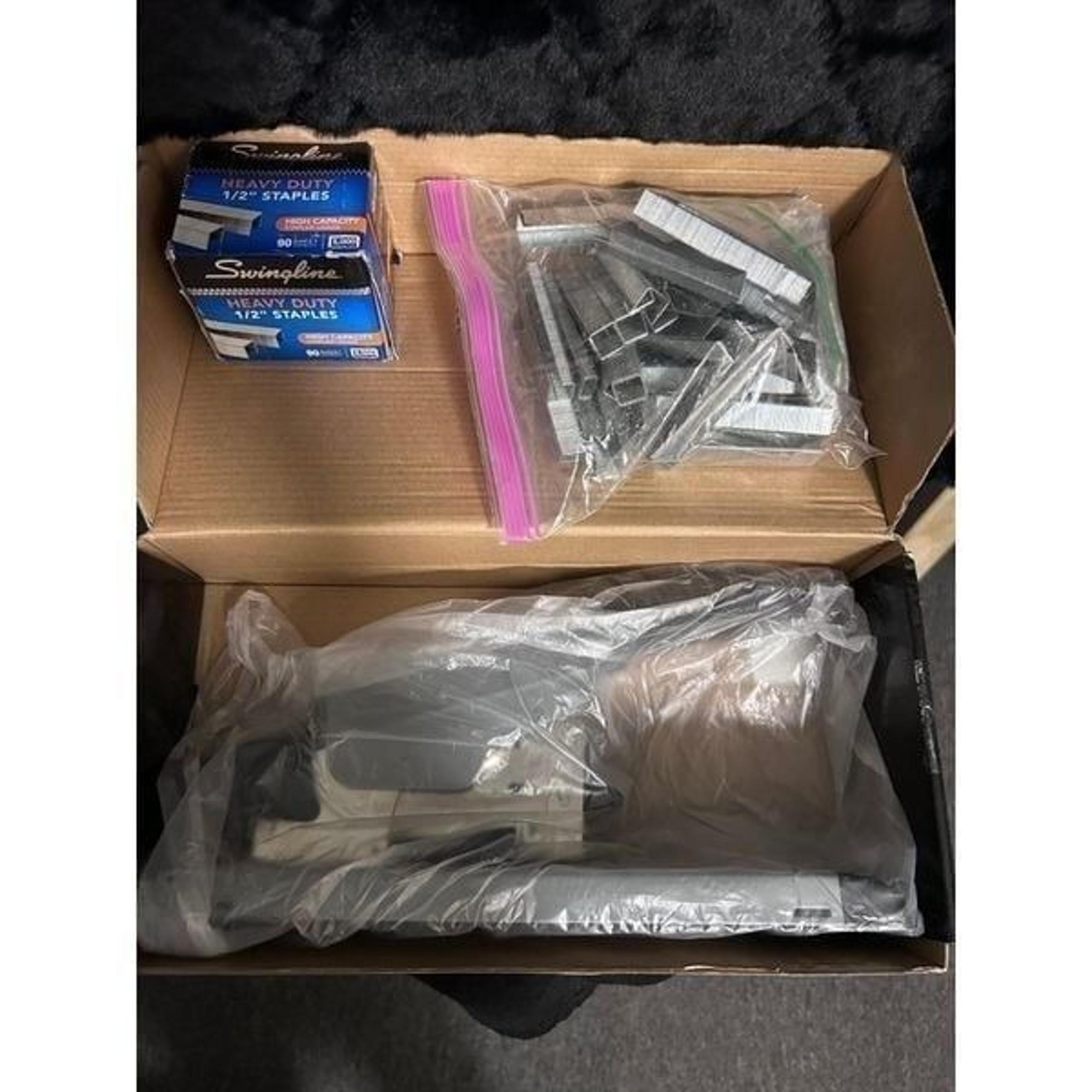 Used once Swingline Heavy-Duty Stapler 160-Sheet Capacity