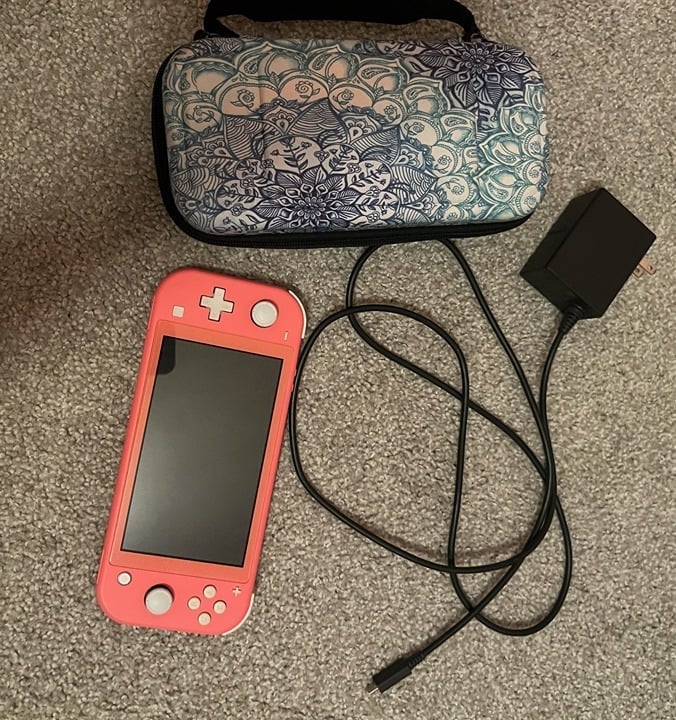 Nintendo Switch Lite Coral