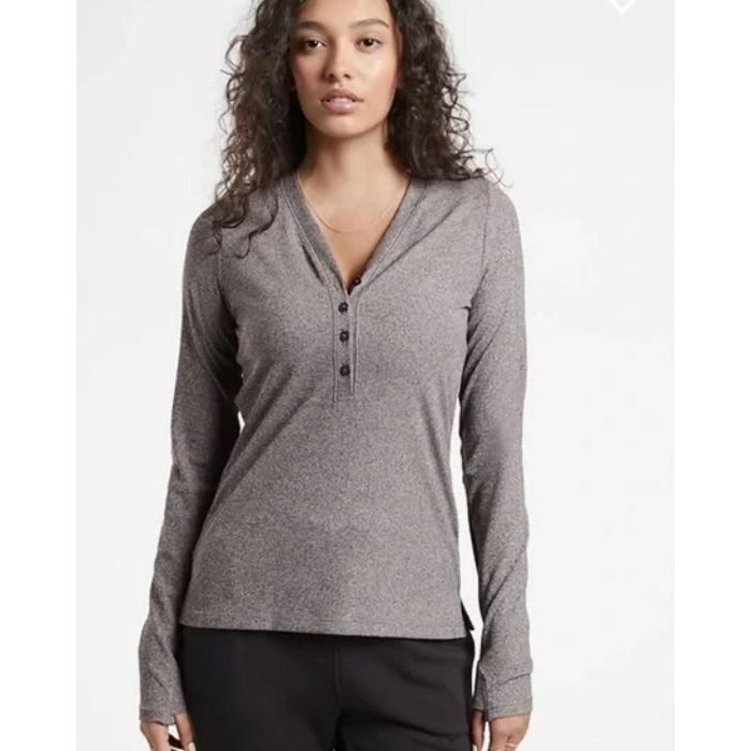 NEW Athleta Women's Uptempo Ribbed Henley Top Grey Athleisure Long Sleeve Small