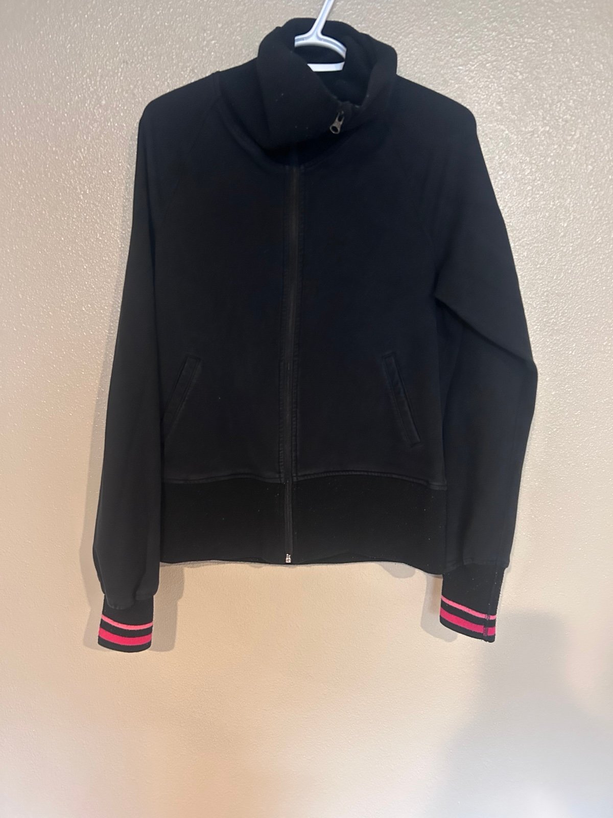 Lululemon size something