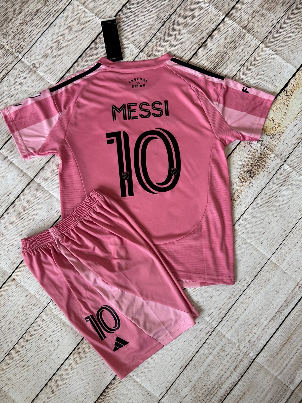 Inter Miami kids set Messi 10
