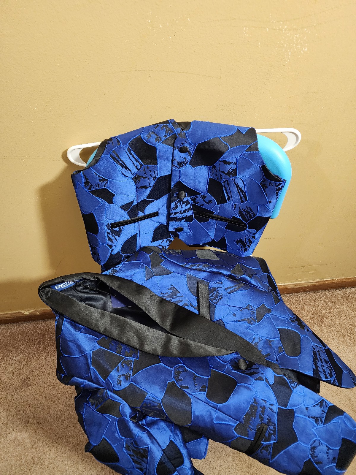 Boys Size 8 Royal Blue 4 piece suit