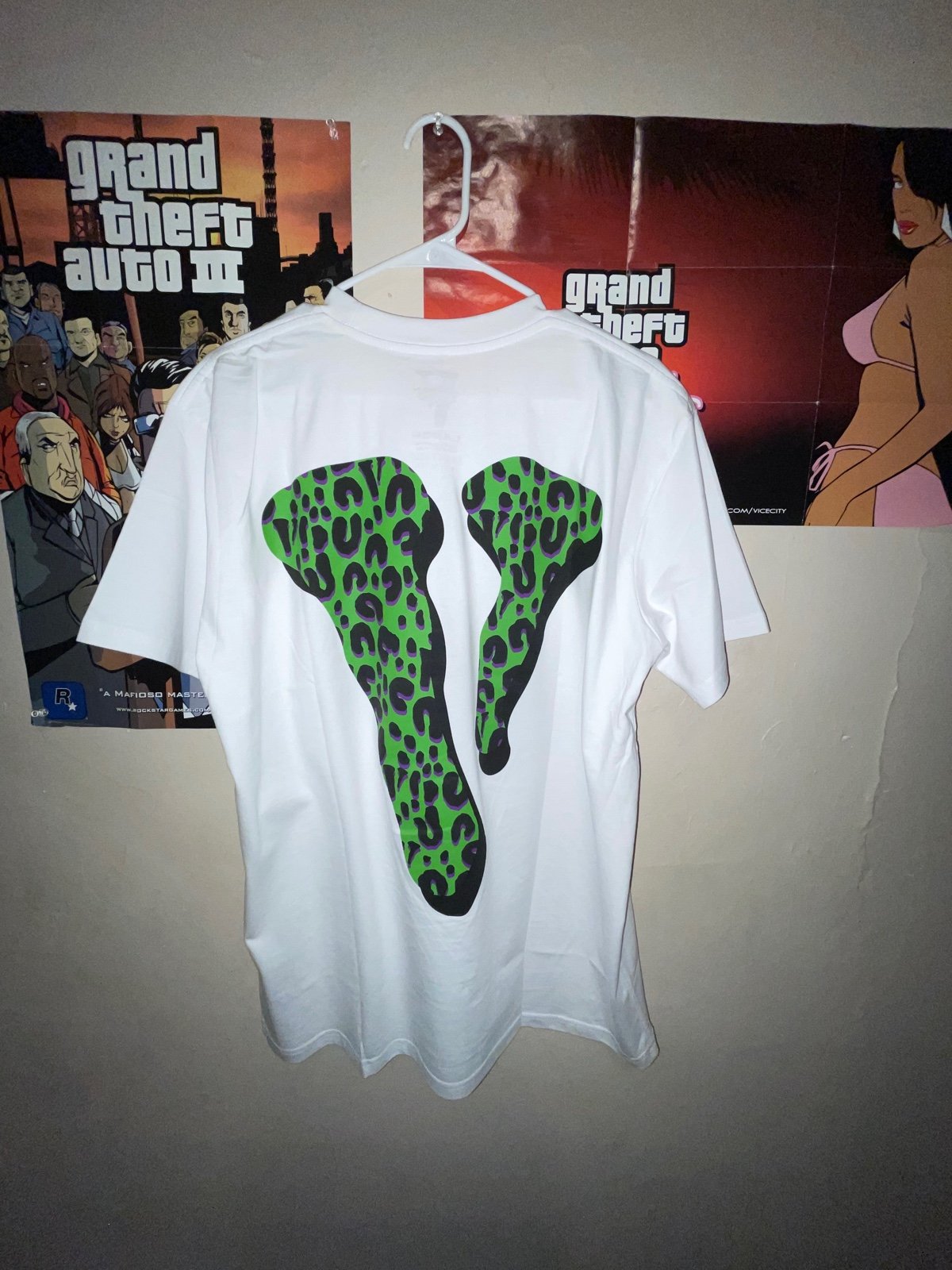VLONE shops shirt