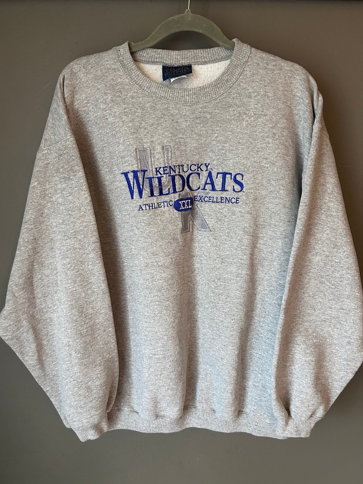 Vtg Kentucky Wildcats UK Basketball Football Collegiate Embroidered Sweatshirt L