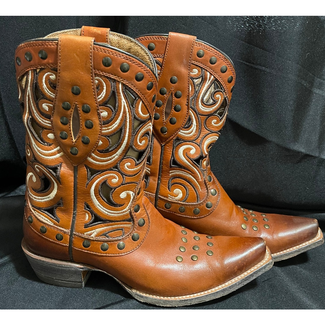 Ariat Cowboy Boots - Size 6.5B - Studded & Embroidered Style: 10011092