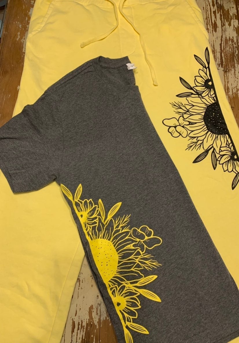 Womens Size Large Boutique Sunflower Sweatpants & Tee