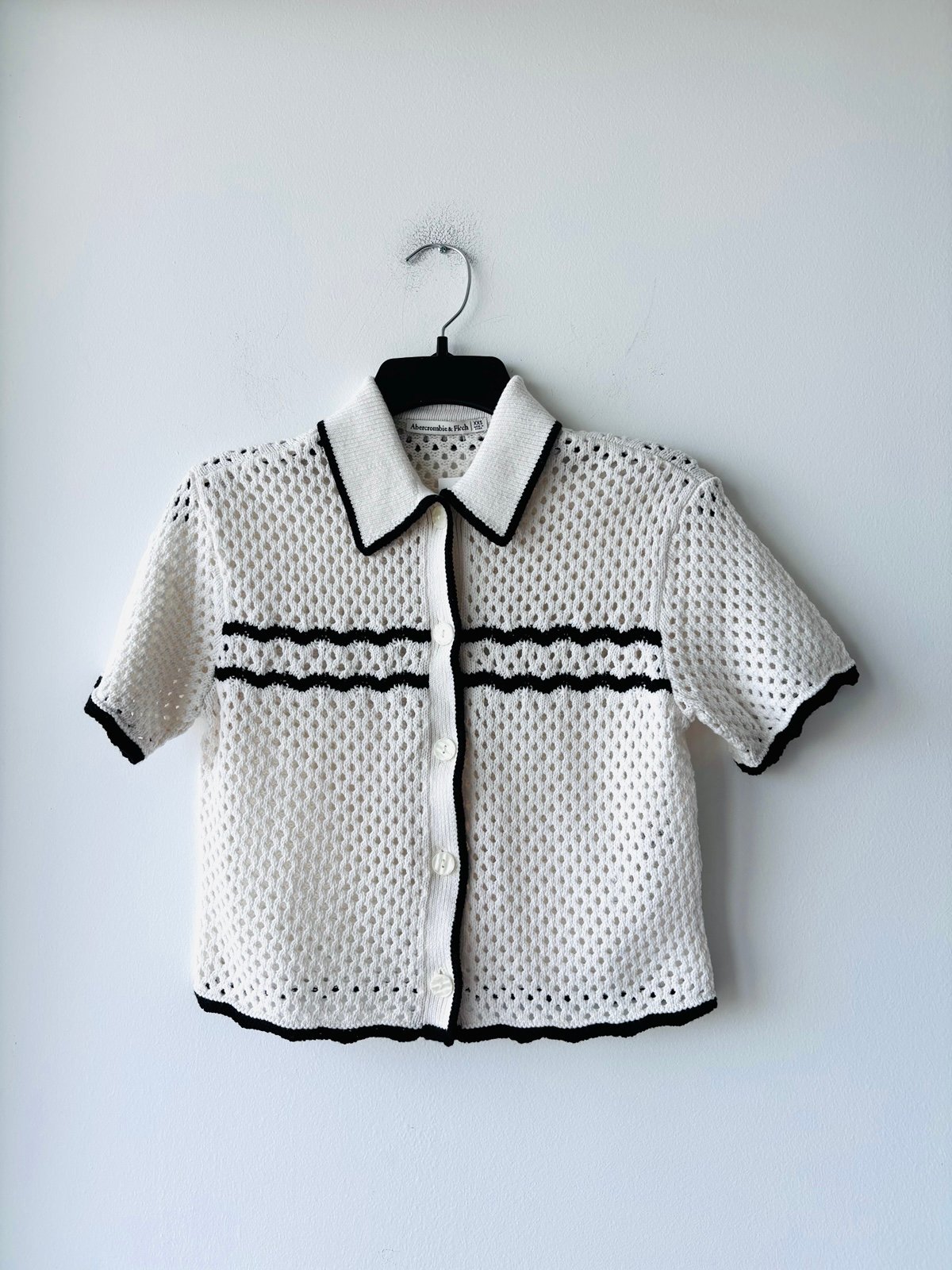 Abercrombie & Fitch Crochet Style Button Up Top Cream Black Women’s XXS NWT