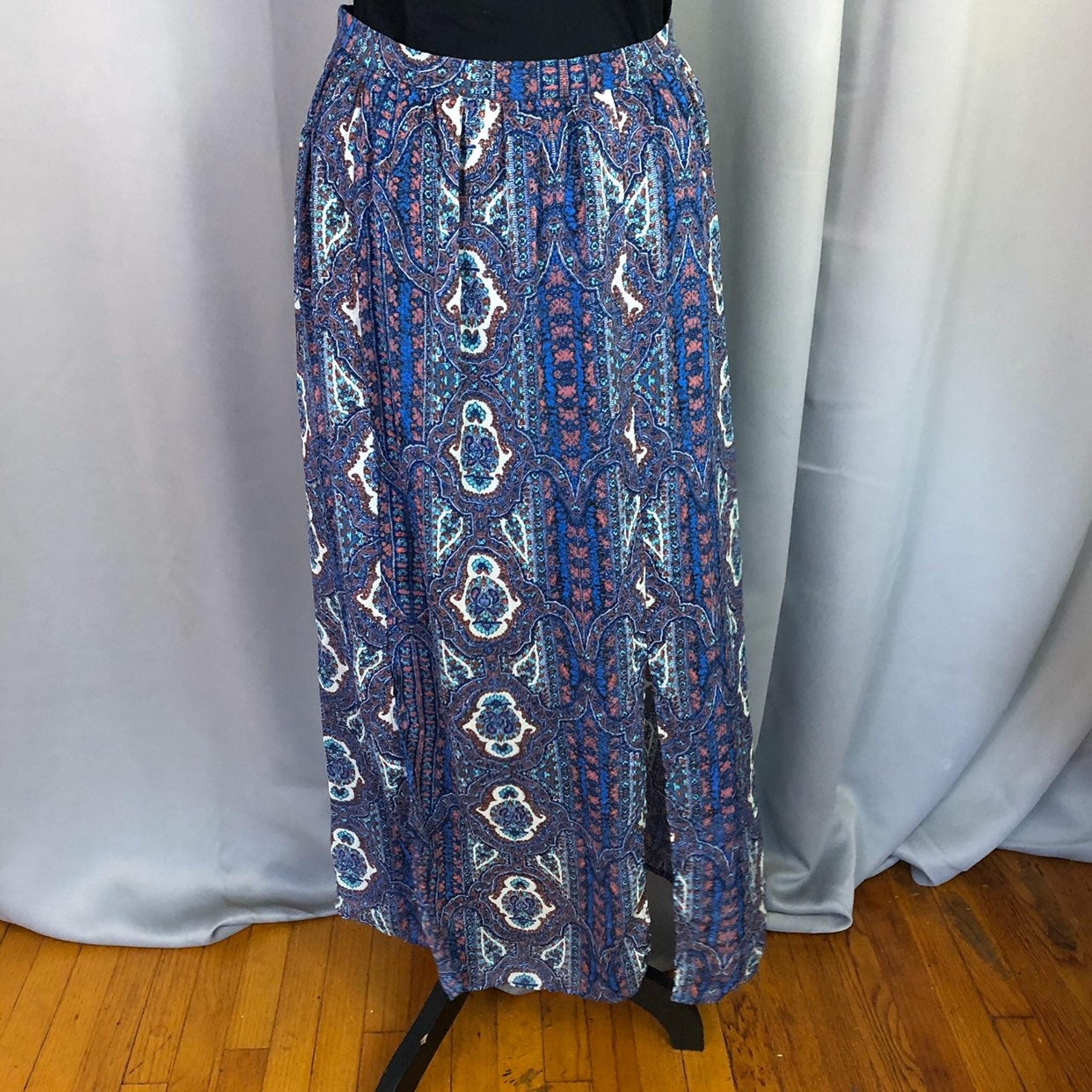 XHILIRATION Boho Maxi Skirt