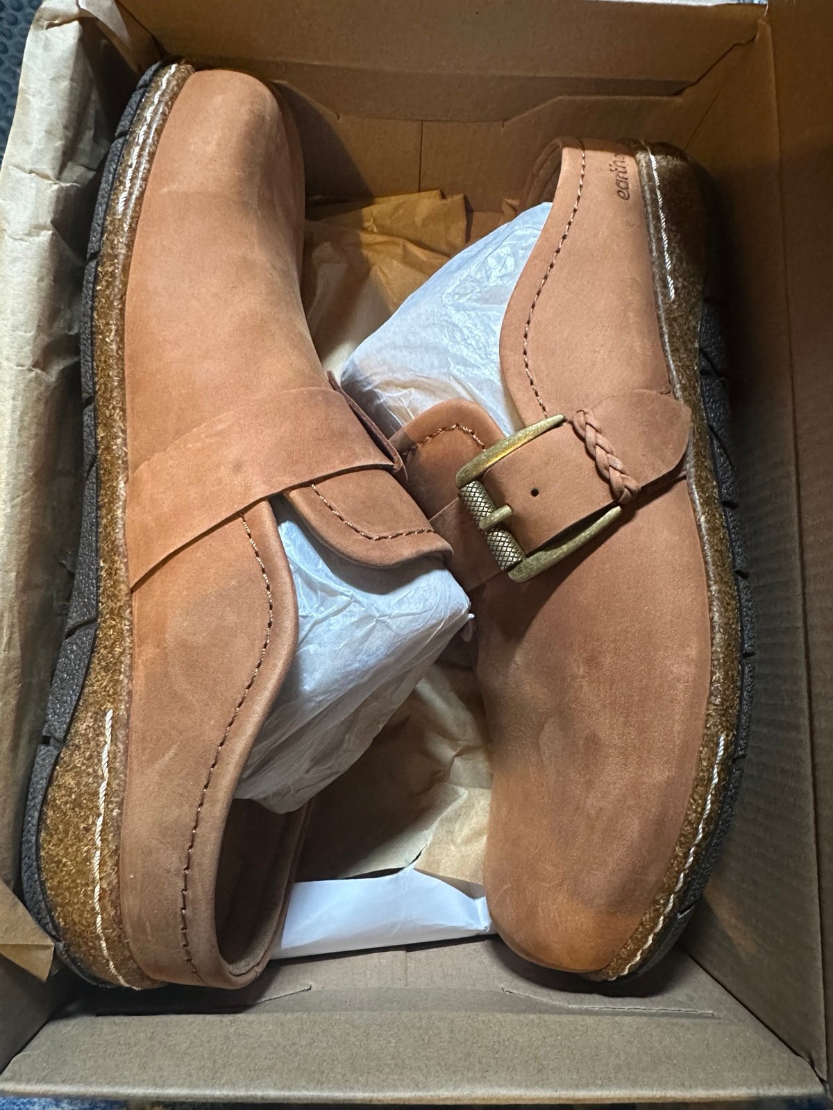 Earth shoes women’s size 8M buckle clogs
