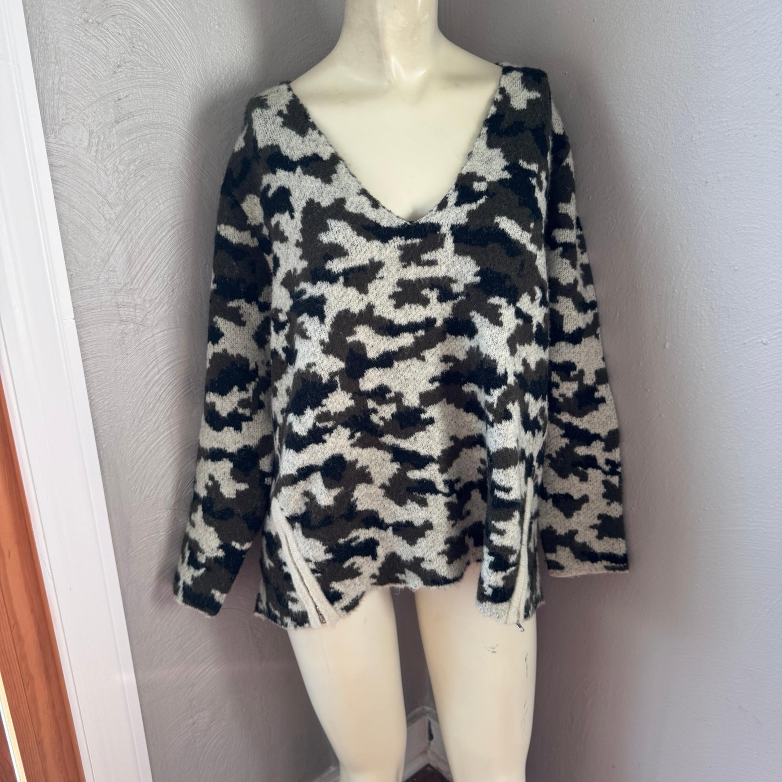 Central Park west camouflage sweater size xsmall v neck
