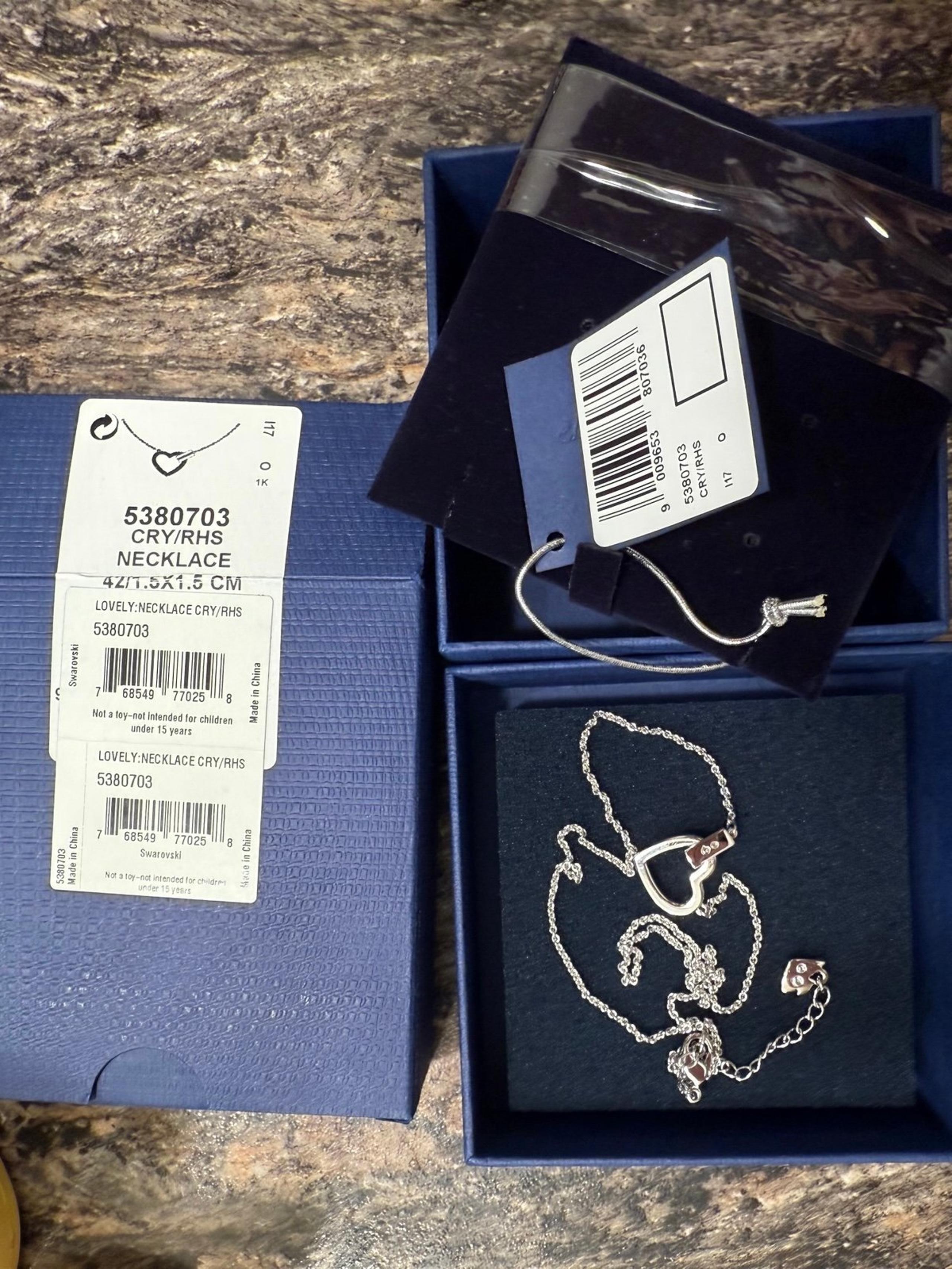 LOVELY: NECKLACE