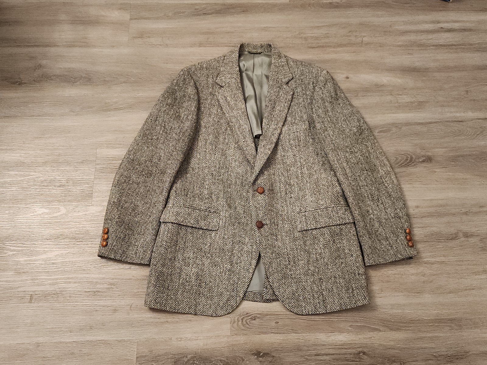 Harris Tweed Vintage 100% Pure Scottish Wool 2 Button Suit Jacket