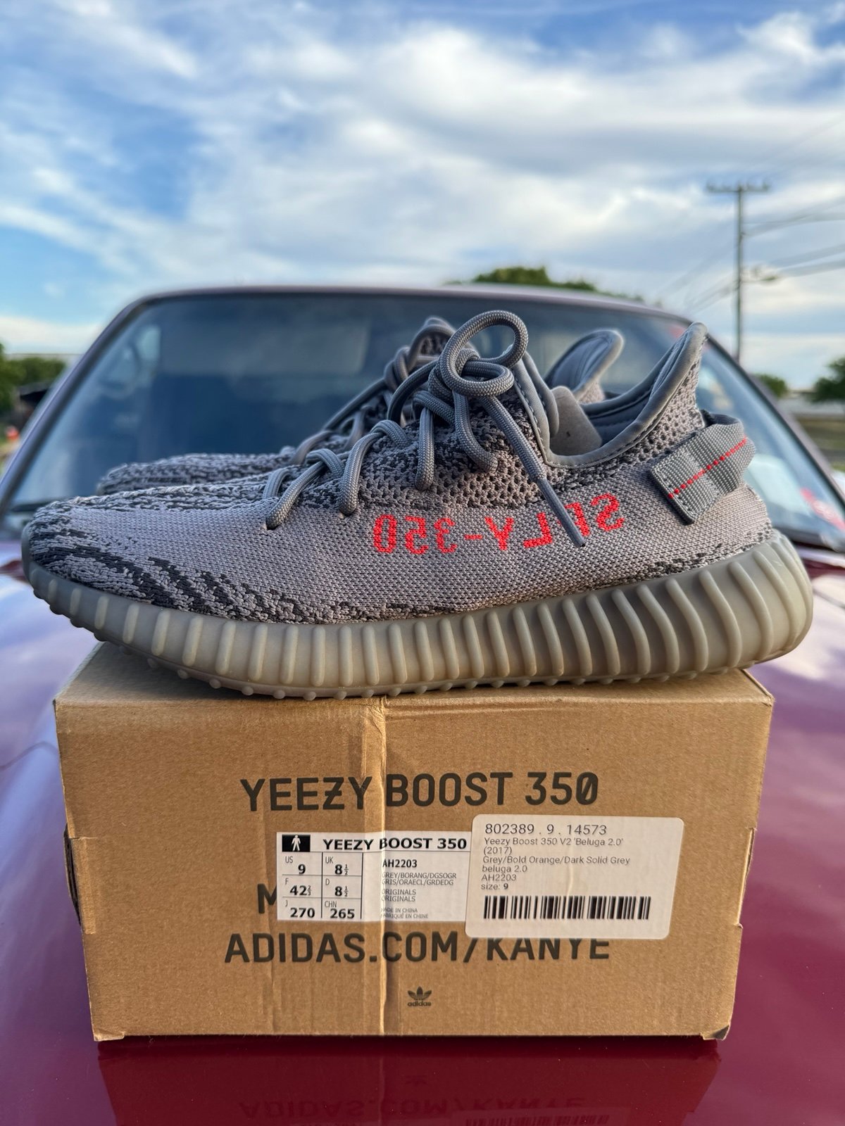 Yeezy Boost 350 V2 Beluga 2.0 size 9
