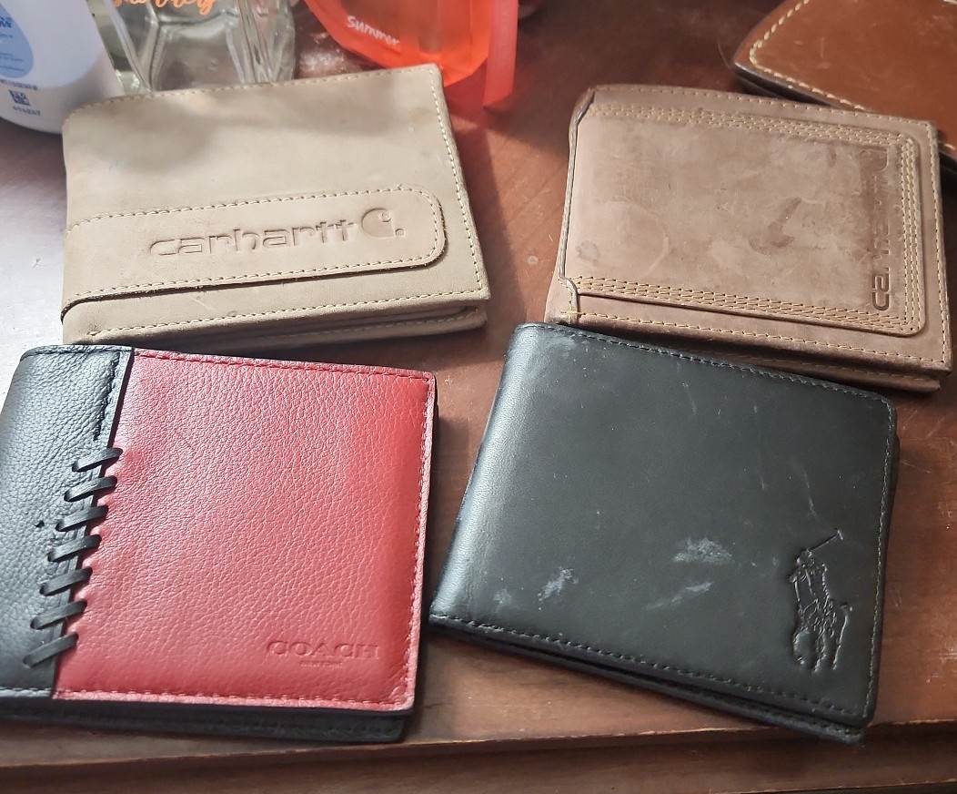 Carhartt leather wallets for men